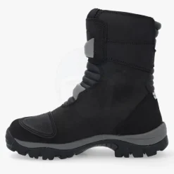 Forma Adventure Low Black 101><noscript><img width=