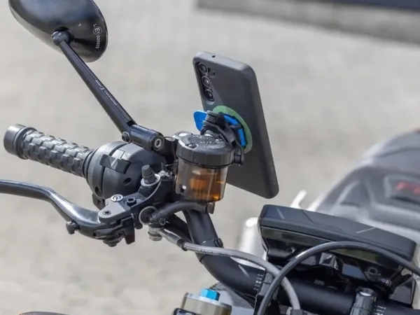 Quad Lock Brake/Clutch Master Cylinder Phone Mount Brake/Clutch Master Cylinder Phone Mount> Telefoonhouders