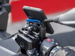 Quad Lock Brake Reservoir Phone Mount V2 Brake Reservoir Phone Mount V2><noscript><img width=