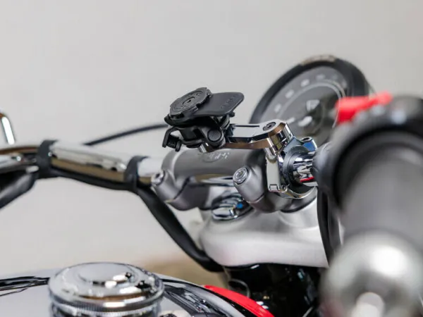 Quad Lock Pro Chrome Handlebar Mount Pro Chrome Handlebar Mount> Telefoonhouders