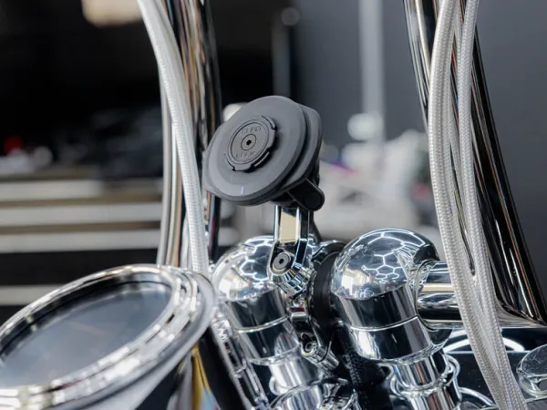 Quad Lock Pro Chrome Handlebar Mount - Large for FATBAR / Special CUSTOM handlebars Pro Chrome Handlebar Mount - Large for FATBAR / Special CUSTOM handlebars> Telefoonhouders